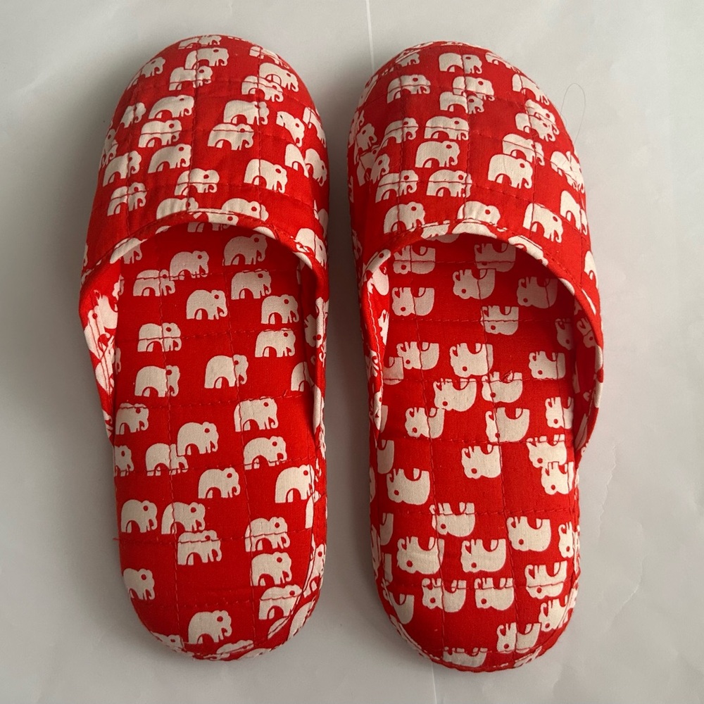 New Thai Cotton Red White Elephant Slippers Women's size Med Thailand Hand Made - Picture 1 of 11